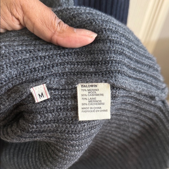 Baldwin Kansas City Gray and Blue Sweater. Size Medium - Picture 4 of 5